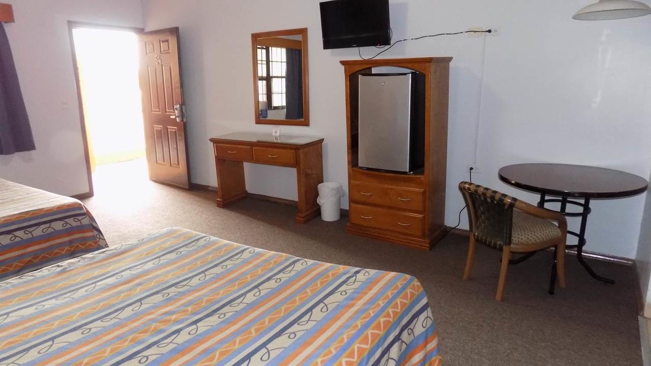 Hotel Del Camino Ciudad Cuauhtemoc  Екстер'єр фото