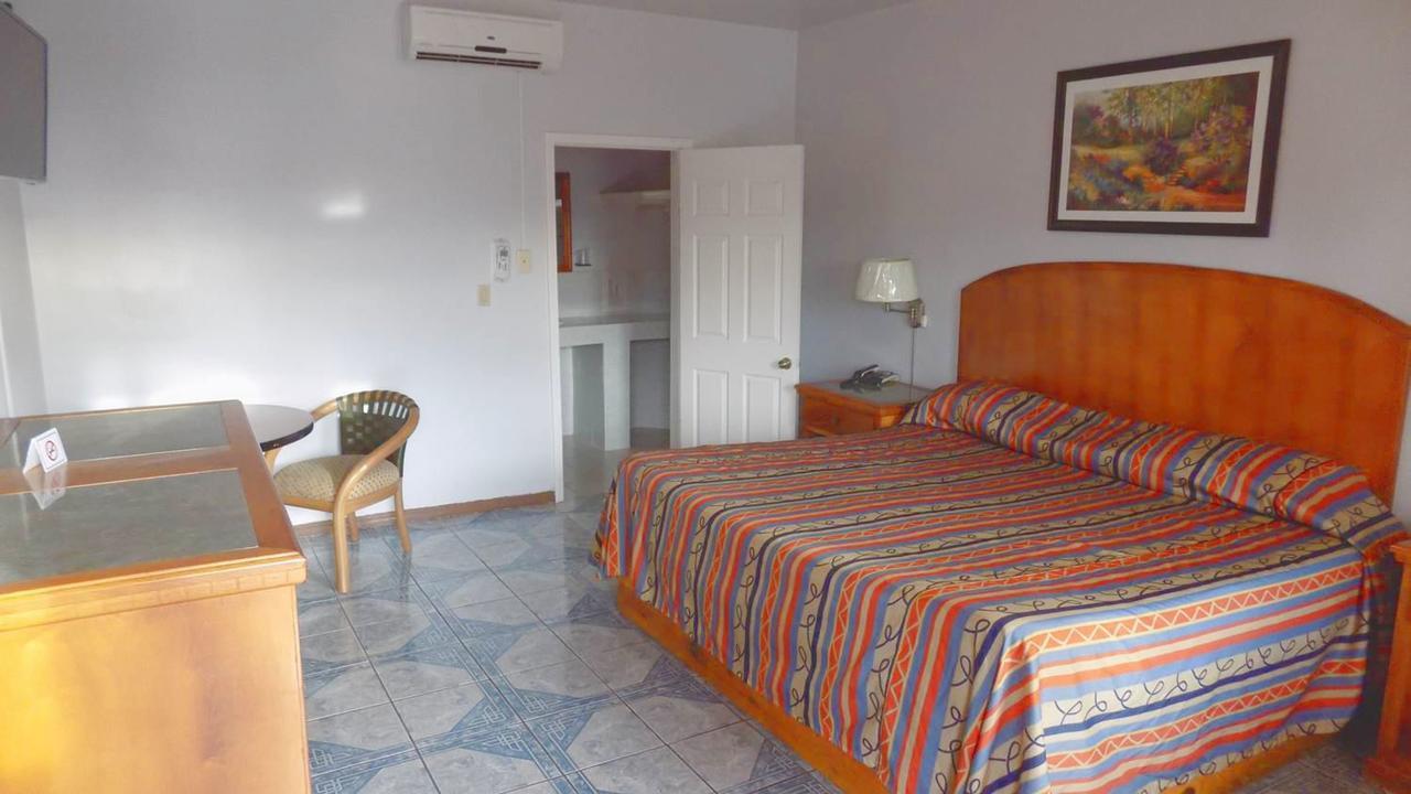 Hotel Del Camino Ciudad Cuauhtemoc  Екстер'єр фото